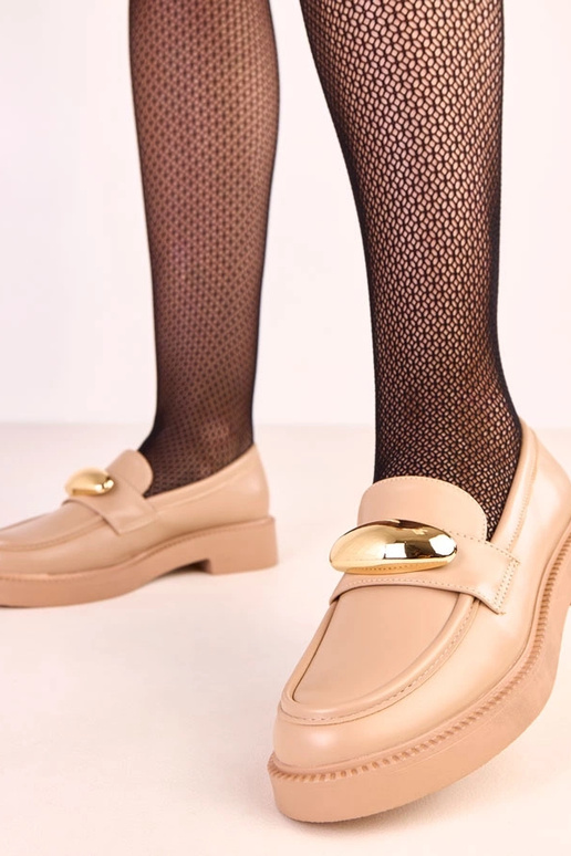 Mocassins cor areia com decoração...