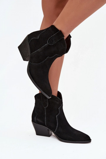 Um modelo atraente botas estilo coParaboy FemininoHabilitadoturalnego de camurçau cor preta Beretta