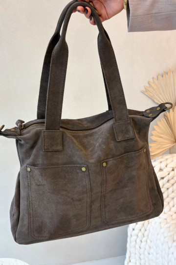 Bolsa de camurça marrom com bolsos Zephina 2