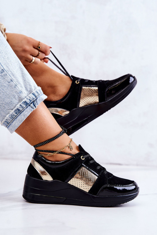 Feminino de camurça tênis Em uma cunha cor preta Larson