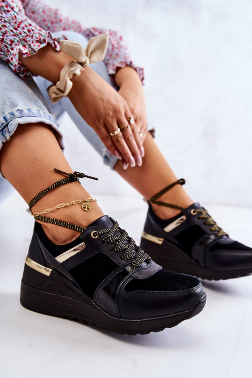 Feminino de camurça tênis Em uma cunha cor preta Larson