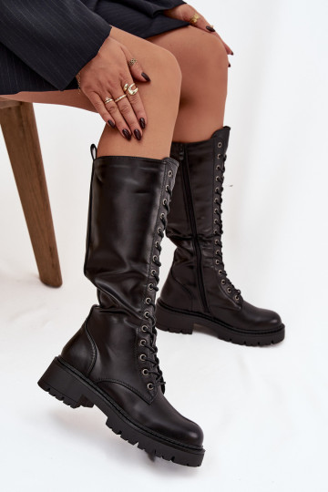 Botas femininas de cano alto forradas em couro com cadarços na cor preta Novissa