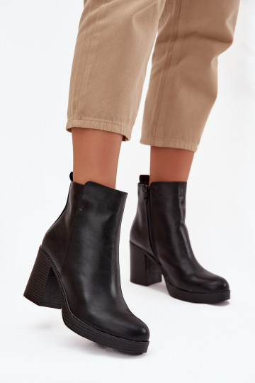 Botas femininas de cano curto na cor preta "Ryselle" 2