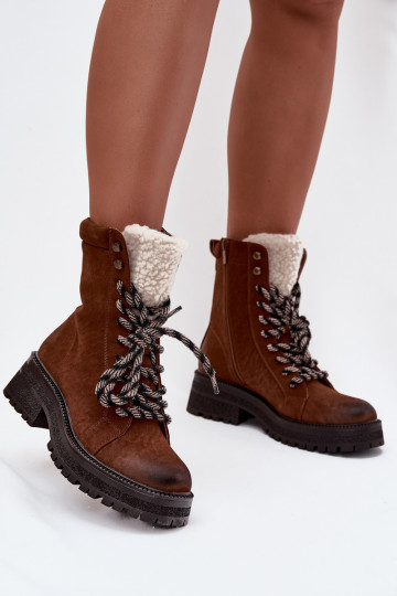Botas femininas de cano curto em couro sintético na cor marrom "Bellora" 2
