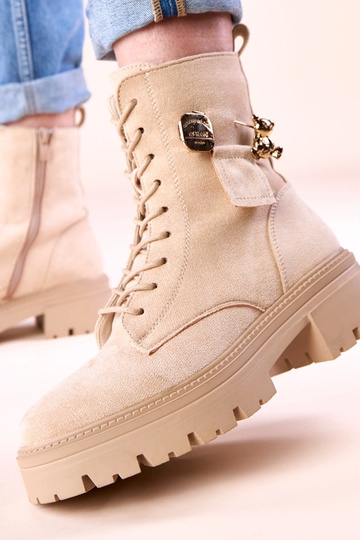 Botas femininas na cor areia com ursinho dourado Messey 2
