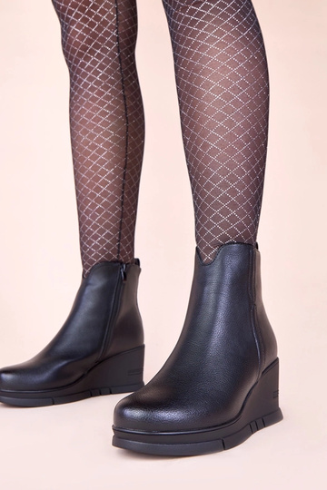 Botas pretas em plataforma Adala