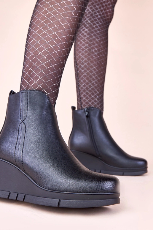 Botas pretas em plataforma Adala
