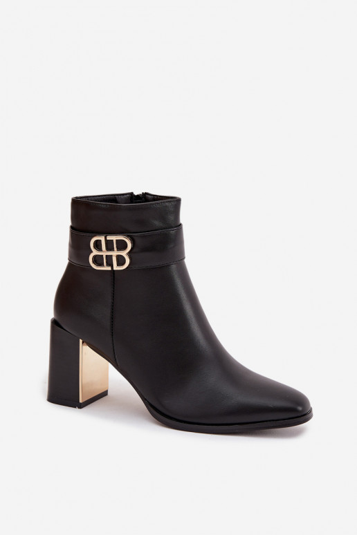 Botas femininas com alças I cor douradam Detalem cor preta Galinne