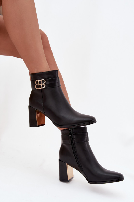 Botas femininas com alças I cor douradam Detalem cor preta Galinne