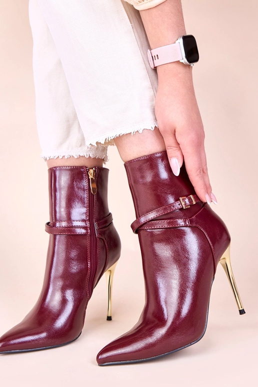 Botas de cano curto em tom cereja em...