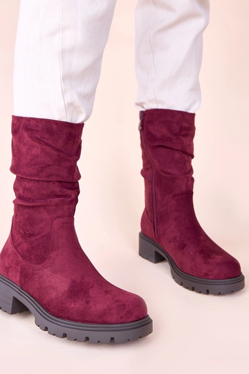 Botas de cano curto em tom cereja em plataforma com pregas Malha 2