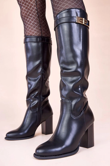 Botas de cano longo pretas em salto com adorno dourado Tessa