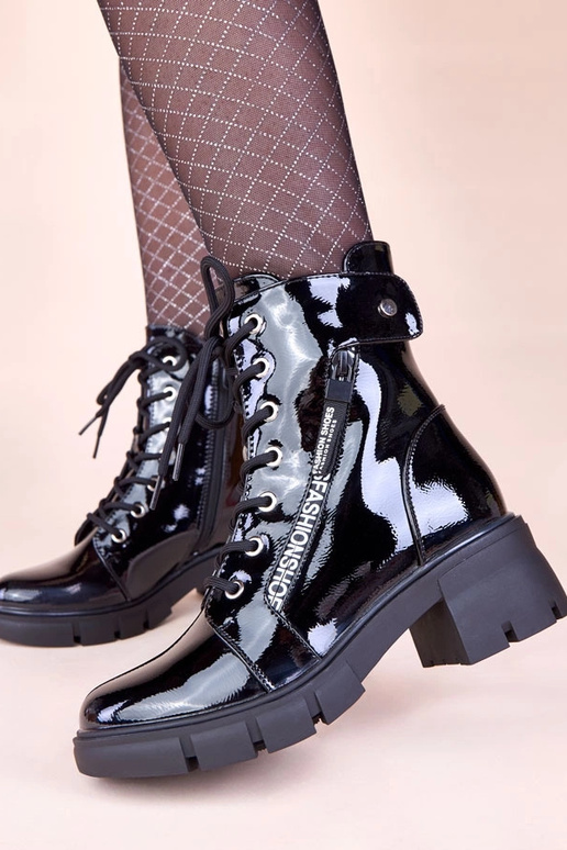 Botas de cano curto pretos...