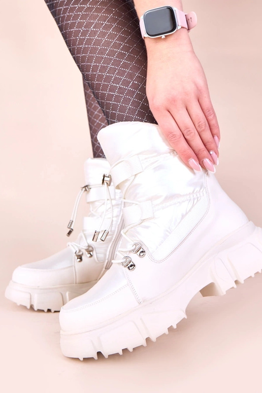 Botas brancas nevadas com brilho...