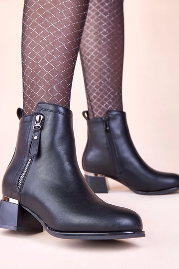 Botas robustas pretas com inserção metálica Istina 2