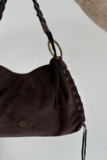 Bolsa de camurça sintética marrom chocolate com cadarços decorativos Janelis 2