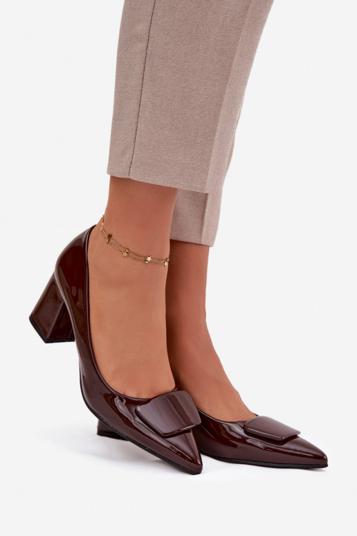 com efeito verniz Sapato com salto com enfeites CzekoladoParae Isoline