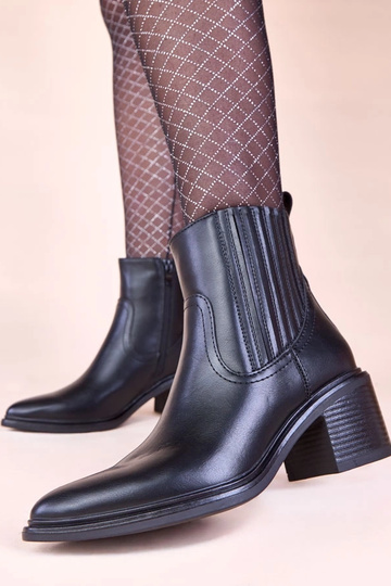 Botas curtas pretas com salto e detalhe elástico Sesie 2
