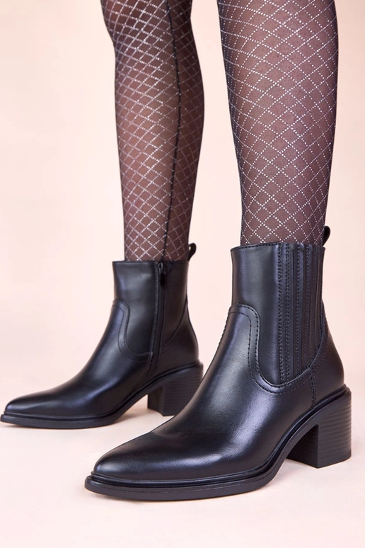 Botas curtas pretas com salto e...