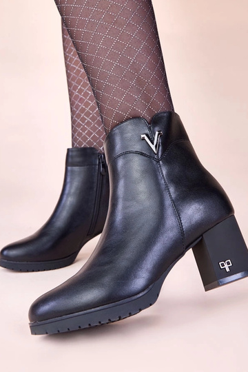 Botas de cano curto pretas com superfície fosca Ardisa 2