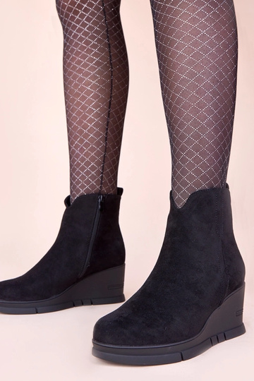 Botas de cano curto pretas com plataforma de camurça sintética Adala