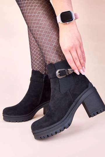 Botas de cano curto pretas com fivela decorativa Gwella 2