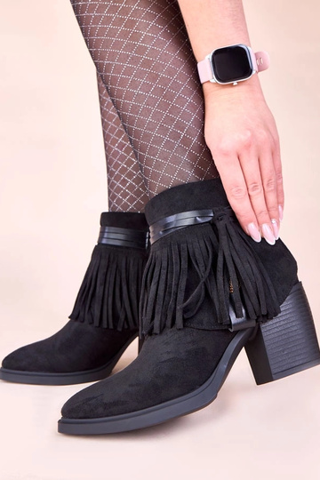 Botas de cano curto pretas enfeitadas com franjas Mulan 2