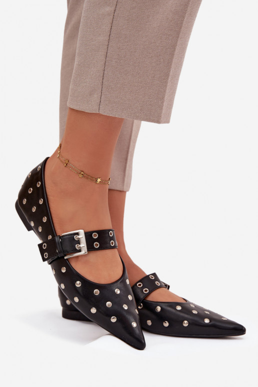 Bailarinas com rebites I com fivelas Eko Pele cor preta Arlenne