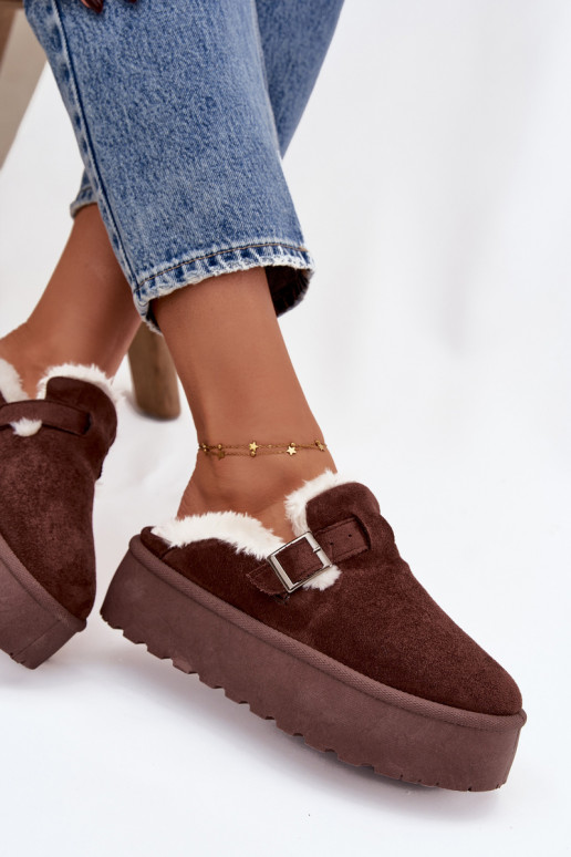 Botas de neve Feminino com um casaco de pele I com fivelas com uma plataforma CzekoladoParae Jessina