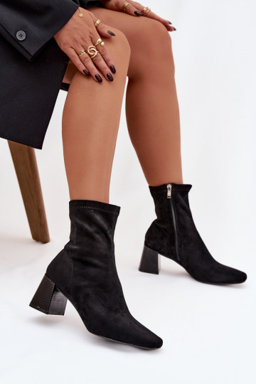 Botins femininos Olianne em camurça sintética
