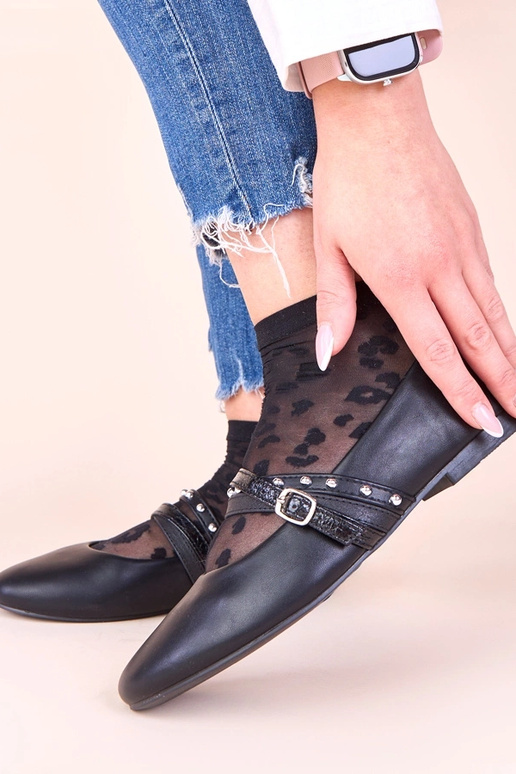 Sapatilhas pretas com faixas...