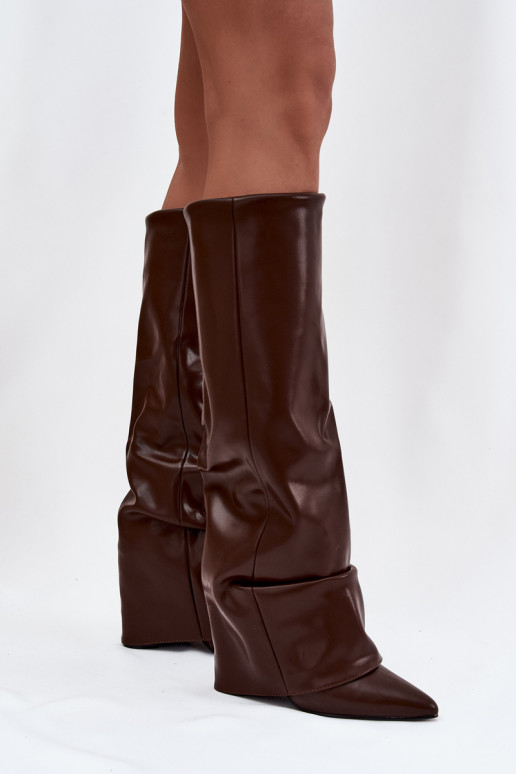 Botas longas femininas quentes na cor chocolate com cano enrolado e salto baixo Elivira