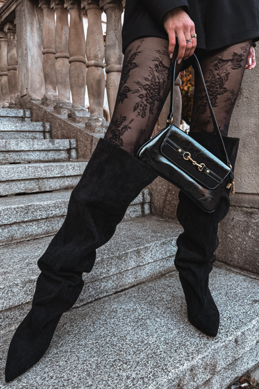 Bota feminina de cano longo com saltos finos slip-on na cor preta Taivilla