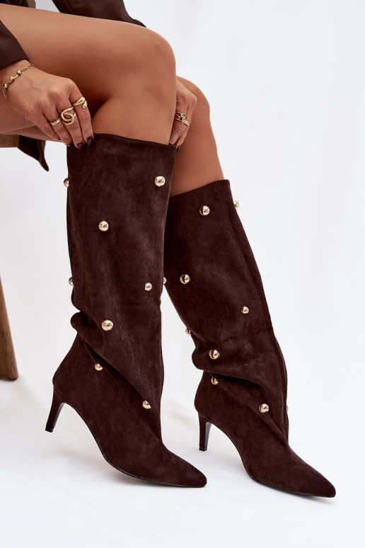 Botas longas femininas marrons de salto fino com detalhes dourados Thaliane