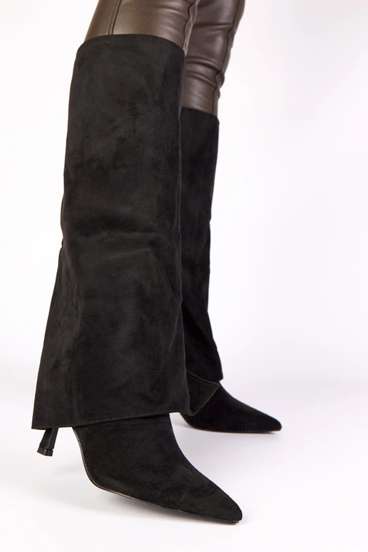 Botas de cano longo pretas com salto...