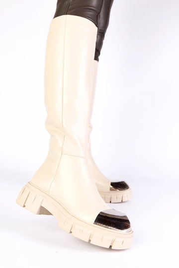 Botas de cano longo na cor areia com bico dourado Camila