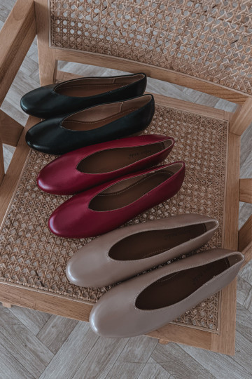 Bailarinas femininas de couro sintético com saltos largos, na cor preta Olyssia 2