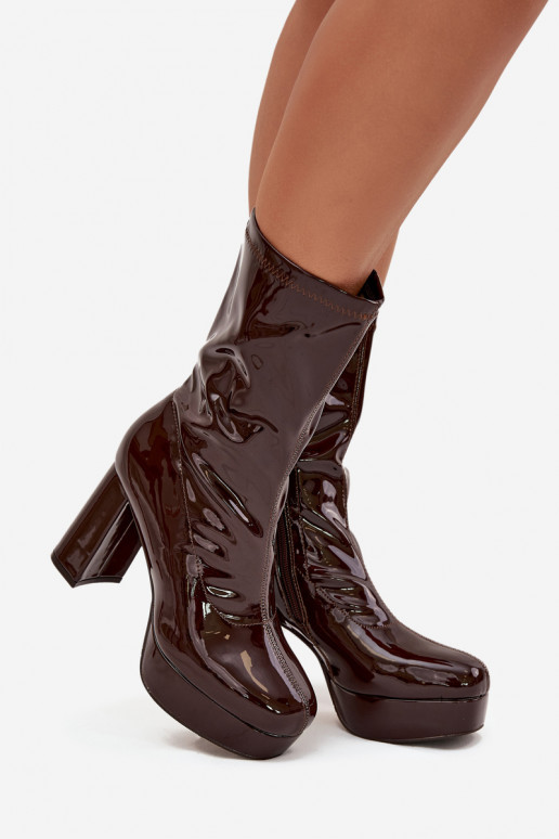 com efeito verniz Botas femininas com uma plataforma I SłupkoParaym Obcasie CzekoladoParae Calvessa