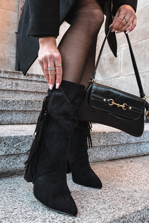 Botins femininos com franjas forrados na cor preta Darlina