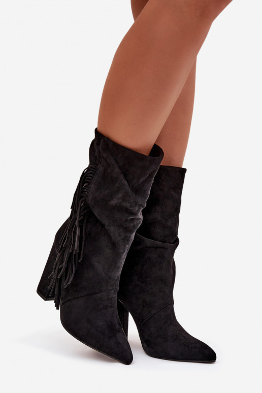 Botins femininos com franjas forrados na cor preta Darlina
