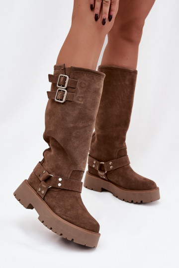 Botas de cano longo femininas Big Star OO274A182 em tom areia, acolchoadas e com fivelas em camurça natural 2