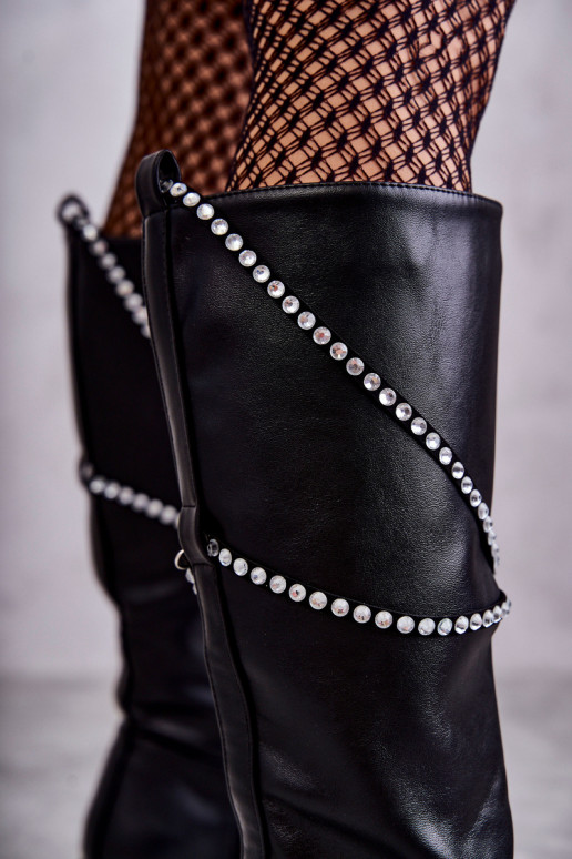 Feminino botas com lindos detalhes cor preta Finlay