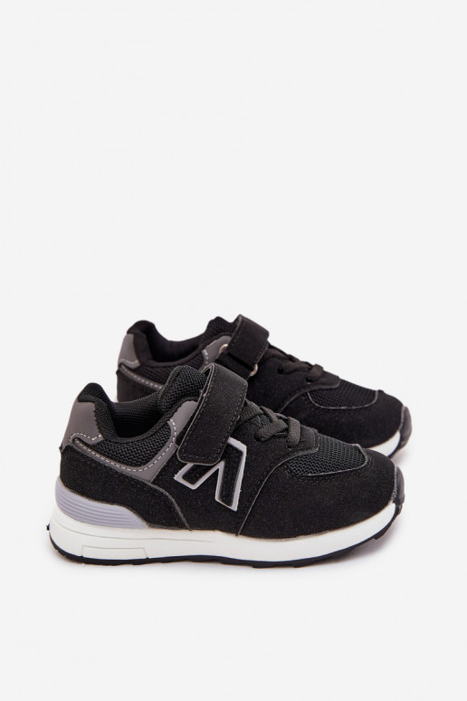 Sapatos infantis esportivos pretos com fechos adesivos Galisse