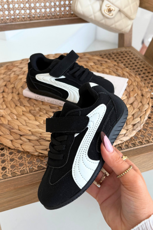 Tênis infantis com fecho aderente nas cores preto e branco Perrin