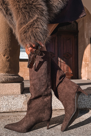 botas femininasde camurça ecológicau Um modelo atraente com salto fino CzekoladoParae Phelin 2