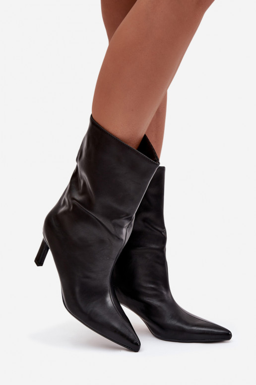 Um modelo atraente Botas femininas com salto fino de couro ecológico cor preta Norell