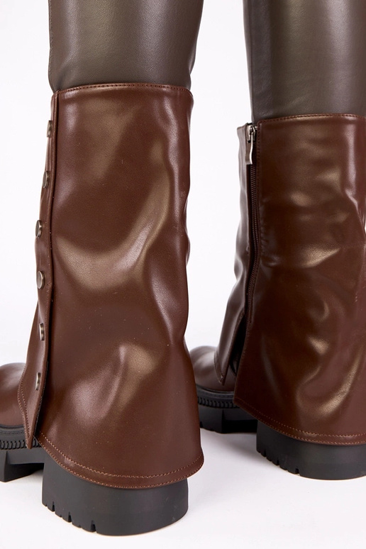 Botins de chocolate com cano dobrado...