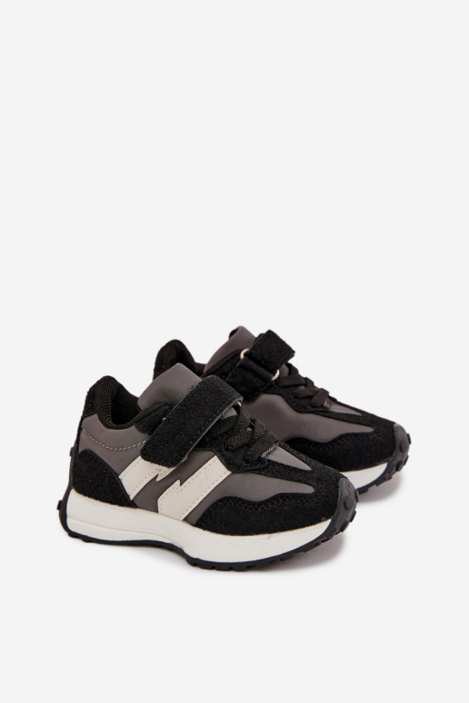 sapato Tênis infantis com fixadores adesivos cor preta Miranda