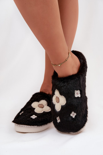 Chinelo Selinne preto com pelúcia e motivos florais 2