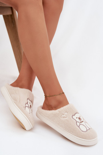 Chinelo Noralie cor areia com pelúcia e ursinho